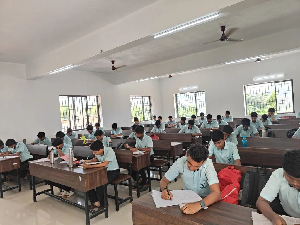 vibrantmoodubidire pu college class room